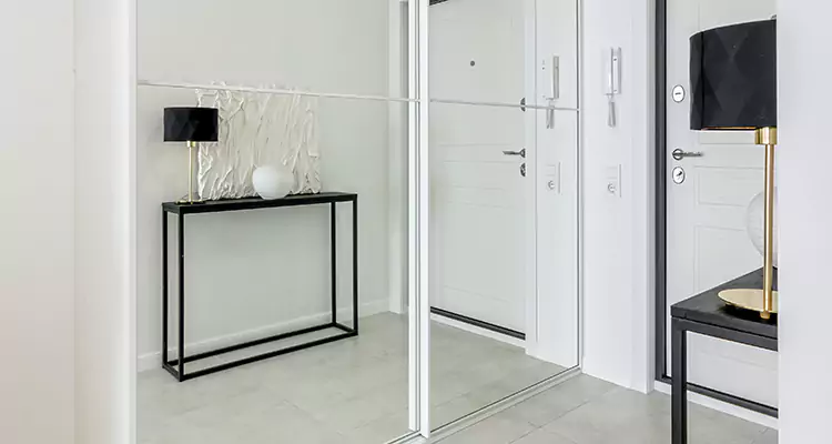 Mirrored Bifold Closet Doors Repair in New Port Richey, FL