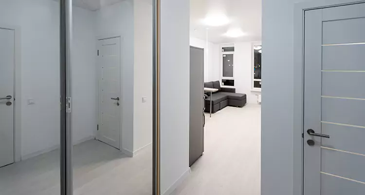 Modern Mirrored Closet Doors Repair in New Port Richey, FL